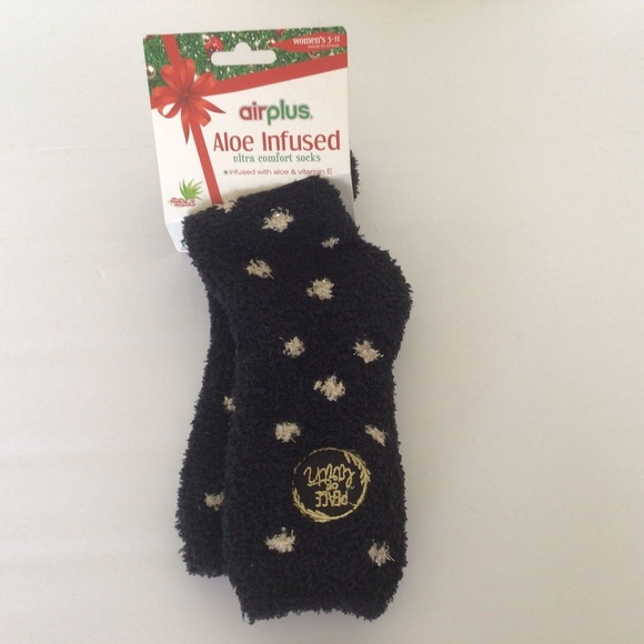AIR PLUS ALOE INFUSED COZY SOCKS NWT PEACE ON EARTH XMAS SOCKS - Picture 1 of 7